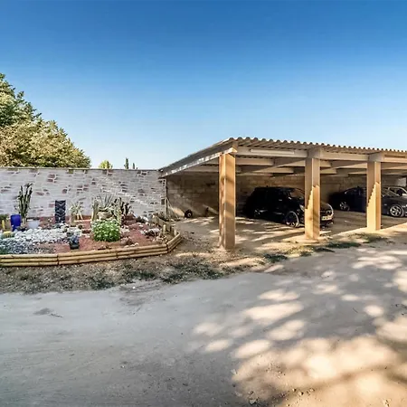 2 Bedroom Gorgeous In *
