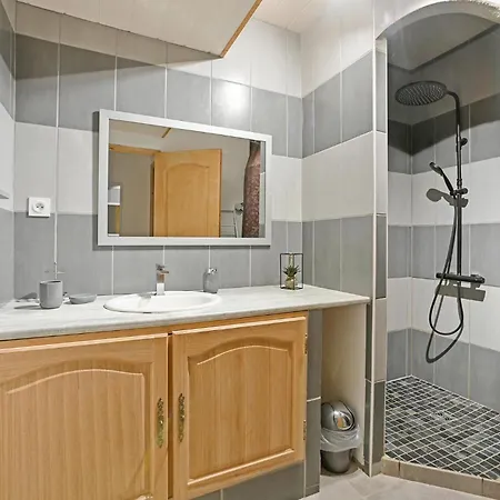 2 Bedroom Gorgeous In 公寓